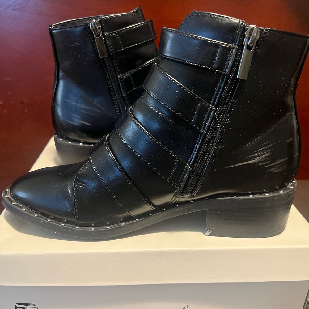 Booties - Picture 6 of 7